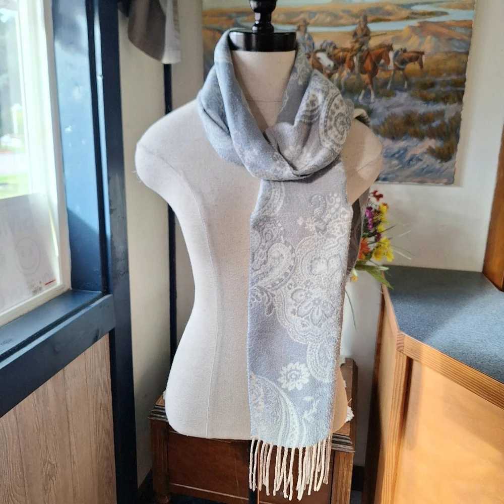 Made in Scotland 100% Cashmere Blue Paisley Scarf with Fringe